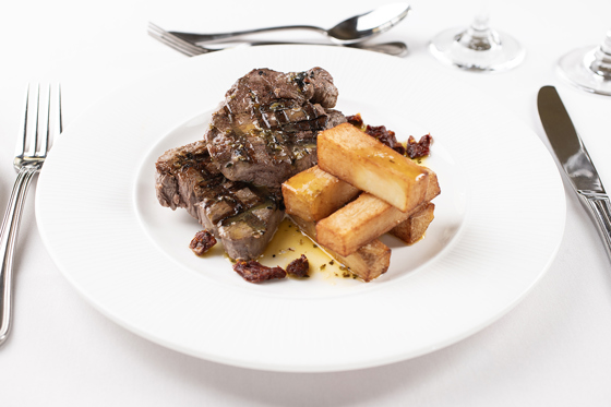 Gourmet steak and chips wedding meal at The Crichton in Dumfries and Galloway.